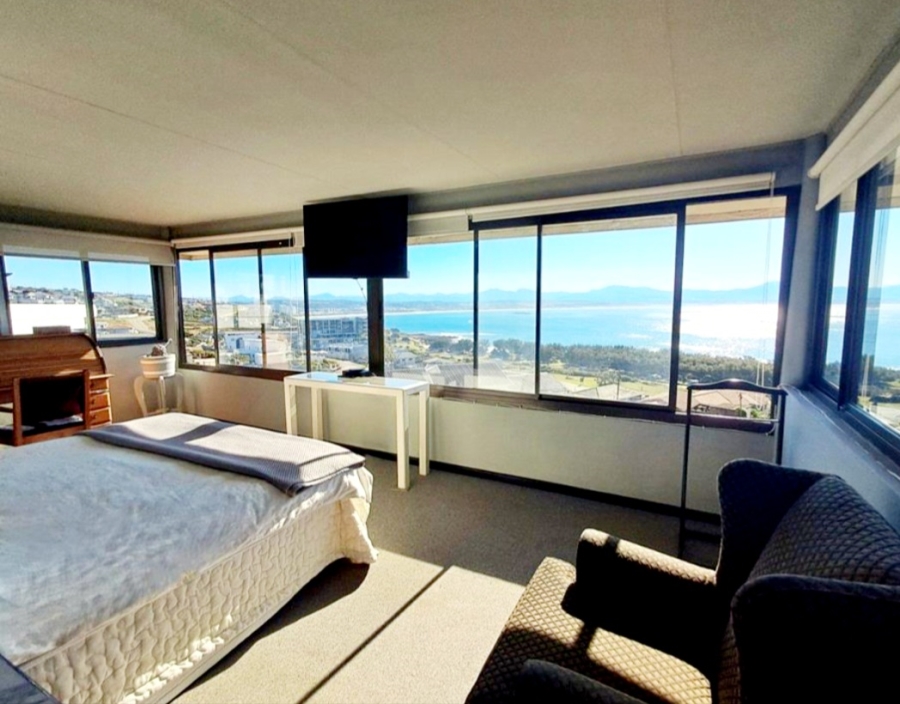 5 Bedroom Property for Sale in De Bakke Western Cape